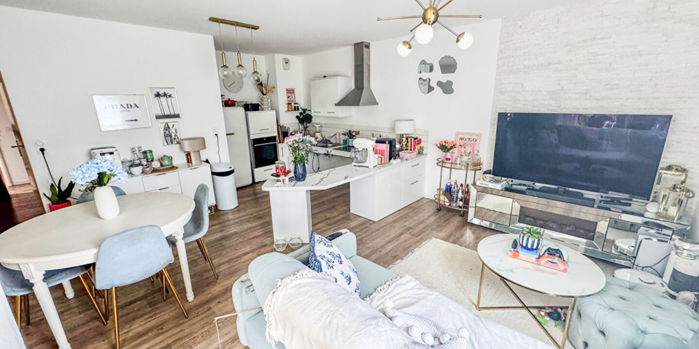 appartement à ST PIERRE DU MONT (40280)